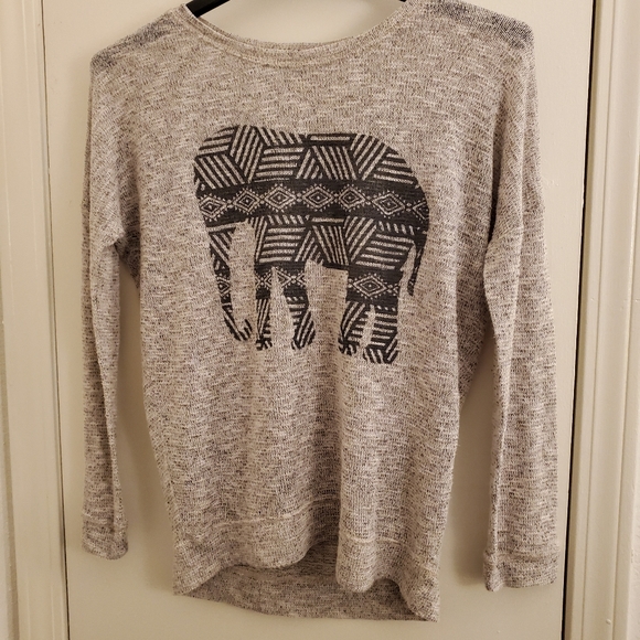 mm mm mm Sweaters - BOGO🆓 Dillards Elephant Light Knit Sweater